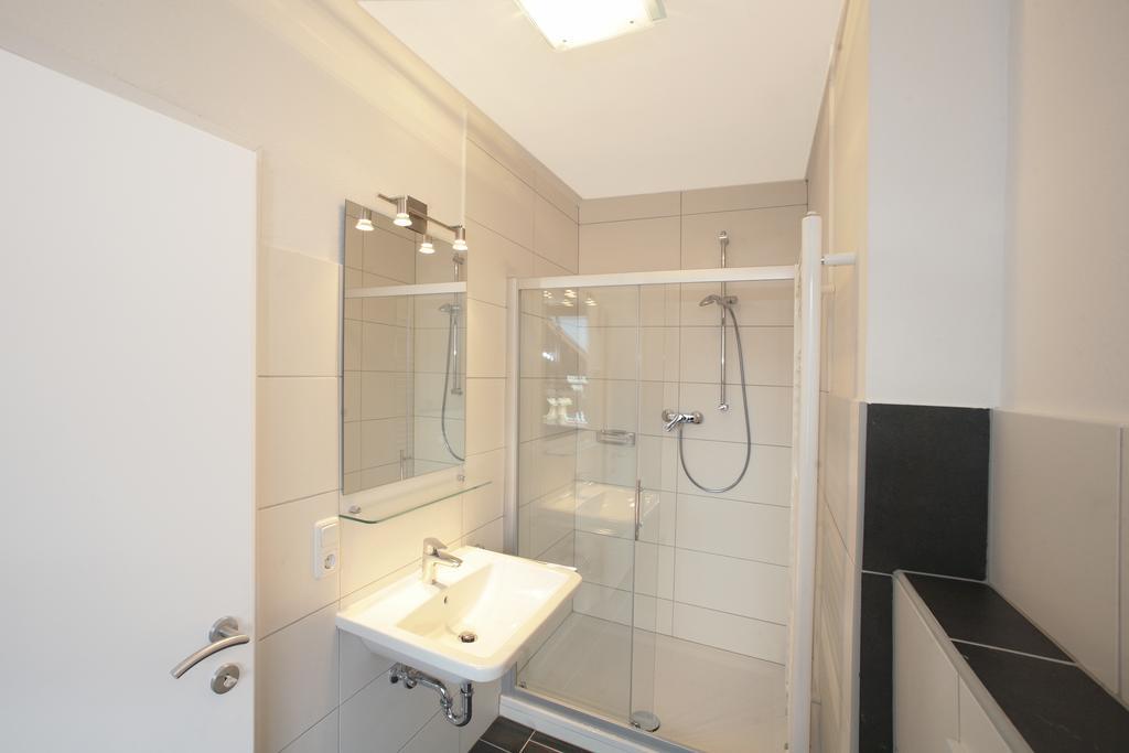Lake And Cityhotel Edelweiss - Self Check In Zell am See Room photo