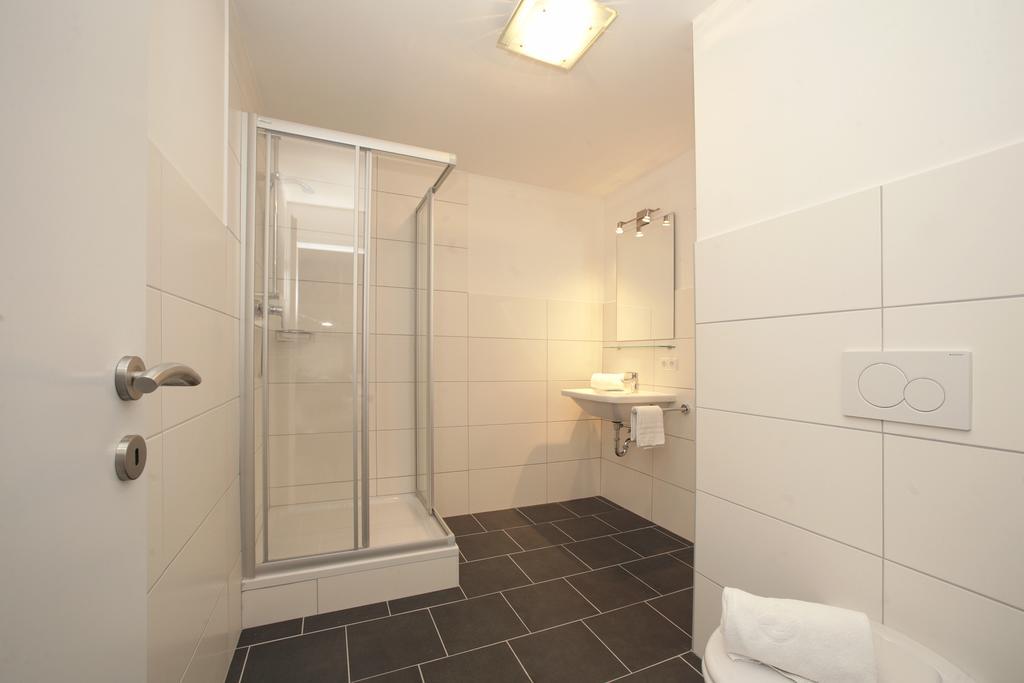 Lake And Cityhotel Edelweiss - Self Check In Zell am See Room photo