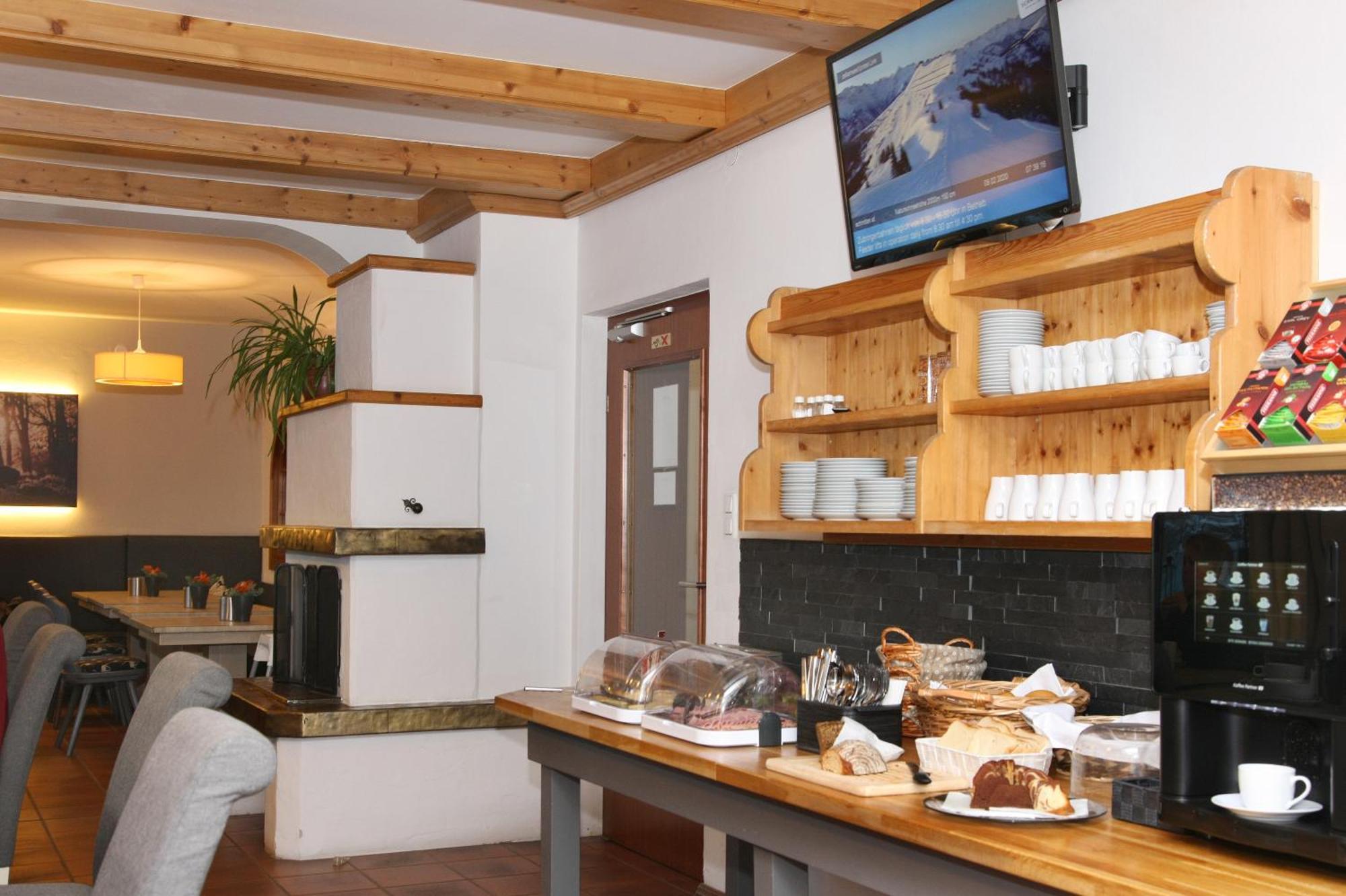 Lake And Cityhotel Edelweiss - Self Check In Zell am See Exterior photo